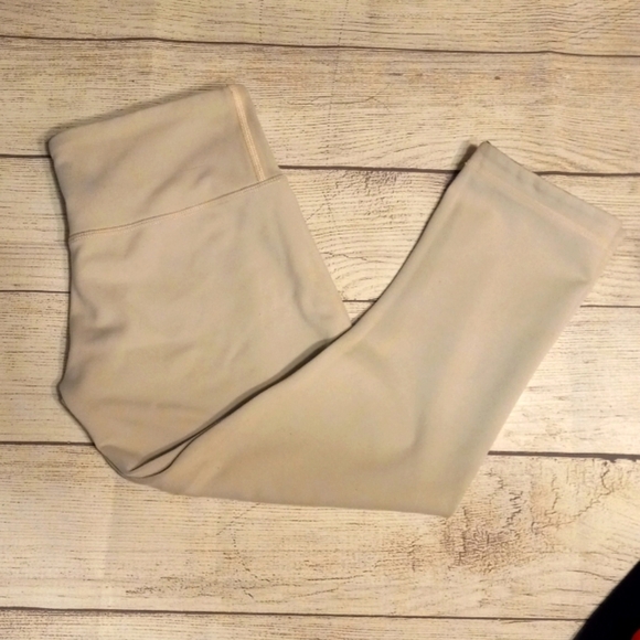 Lululemon reversible capri Leggings - Picture 1 of 6